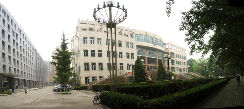 中国地质大学图书馆侧