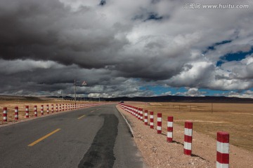 青藏公路 透视 远方 护栏