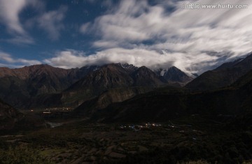 南迦巴瓦峰夜色