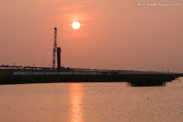 湿地日落 池塘 波光粼粼