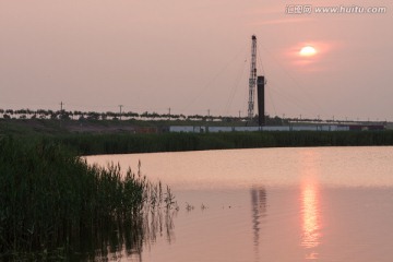 湿地日落 池塘 波光粼粼