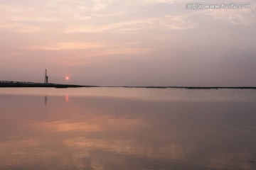 湿地日落 池塘