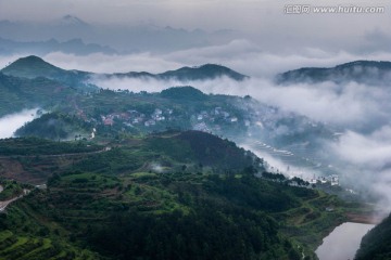 山 云雾 梯田