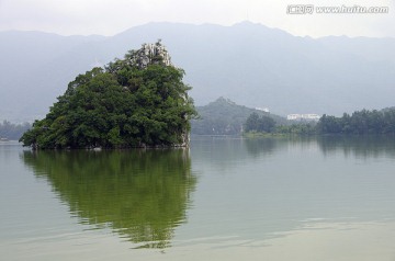 湖 山