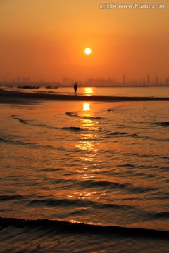 海上日出