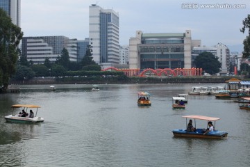 泛舟西湖