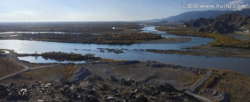 新疆河流 伊犁特克斯河 天山