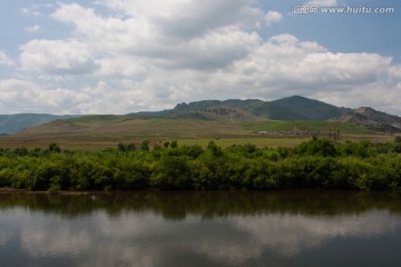 朝鲜风光 农田 山峦起伏