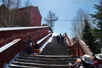 雪景寺庙