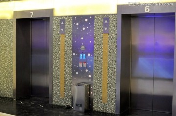 电梯口 电梯间
