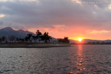 夕阳红情深意浓浓透整个凤凰湖