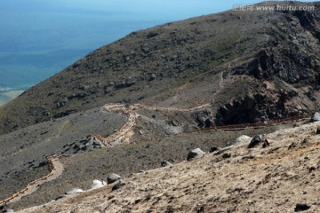 长白山 山脉 峭壁 远山