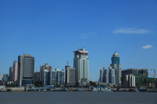 武汉长江沿岸城市风貌