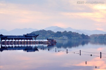 杭州西湖画舫船