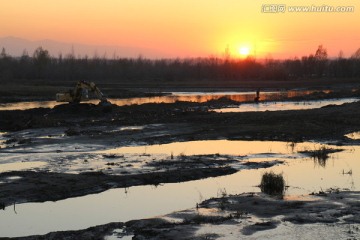 夕阳西斜伊犁河