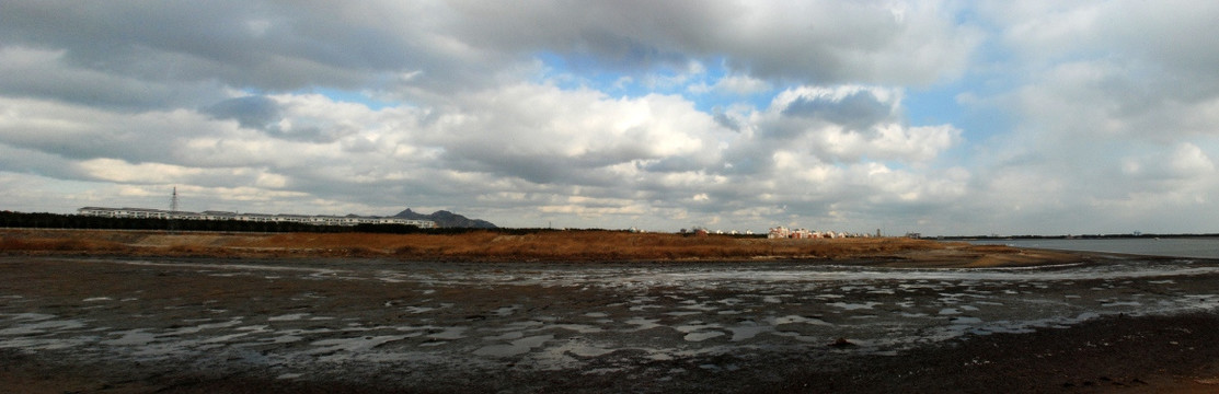 烟墩角 蓝天白云 湿地 建筑