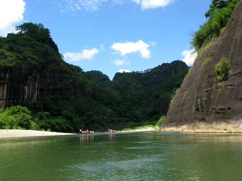 武夷山九曲溪之山水间