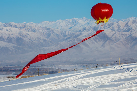雪山  气球
