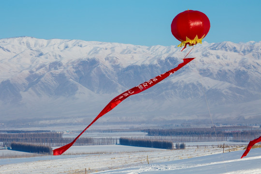 雪山  气球  氢气球