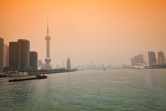 上海外滩 浦江 水面 现代建筑