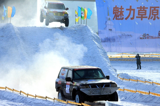 冬季越野赛车