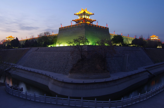 西安明代古城墙夜景