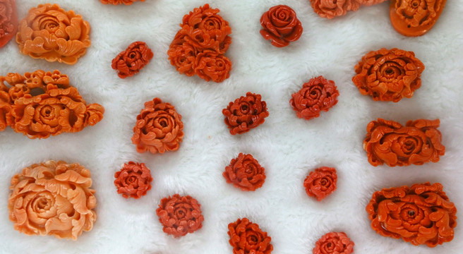 红珊瑚雕牡丹花