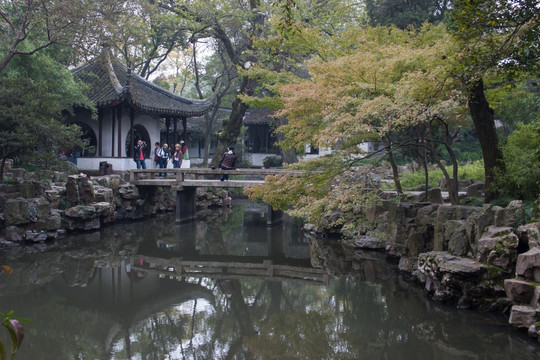 留园 池塘 绿树成荫 亭台楼阁