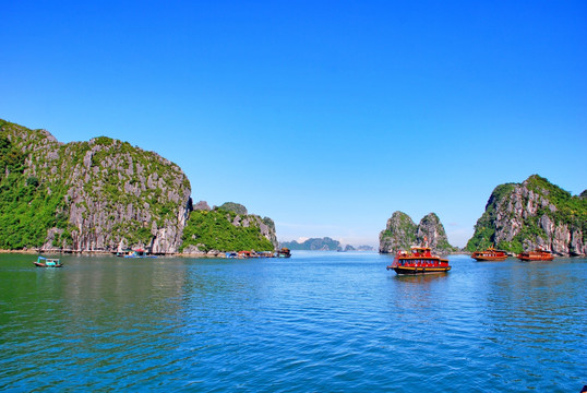 海上桂林下龙湾