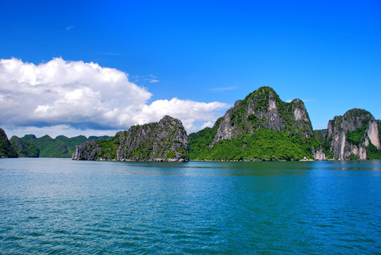 海上桂林下龙湾