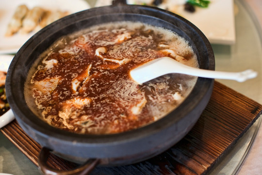 休闲餐饮 蘑菇汤 铁锅 美食
