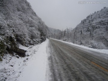 山上的雪