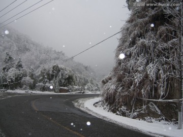 山上的雪