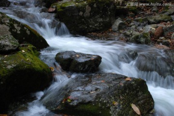水 溪水 溪流 流水 绿石
