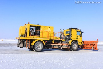 推雪车