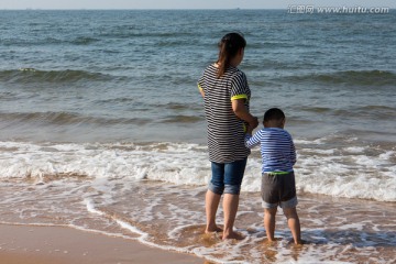 海边戏水