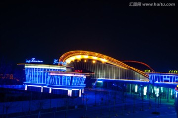 聊城体育馆夜景