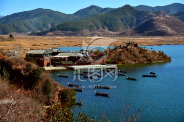 丽江泸沽湖湖面高清图