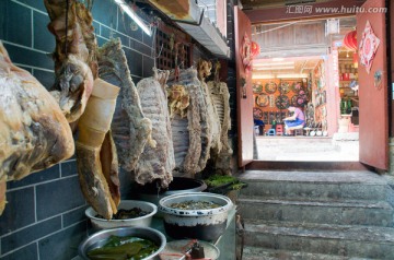 丽江古城美食腌肉