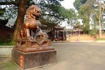 峨眉山报国寺