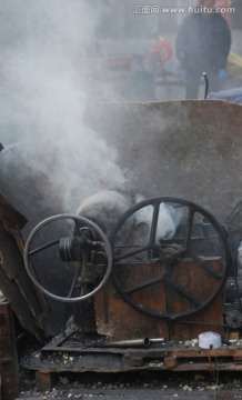 老式爆米花炉子 机器 烟雾