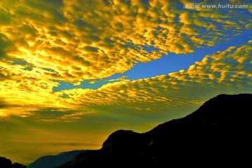 大山朝霞