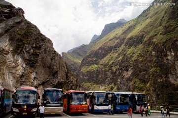 云南虎跳峡停车场