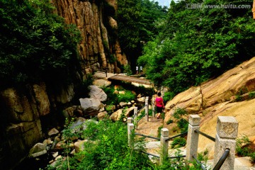 蜿蜒山路