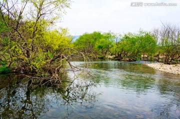 河流