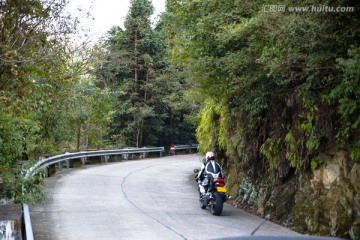 山间 道路