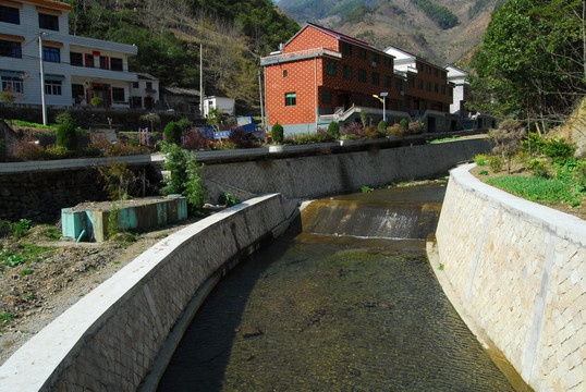 新农村 山溪水 河