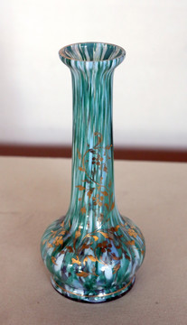 清代玻璃描金彩画花瓶