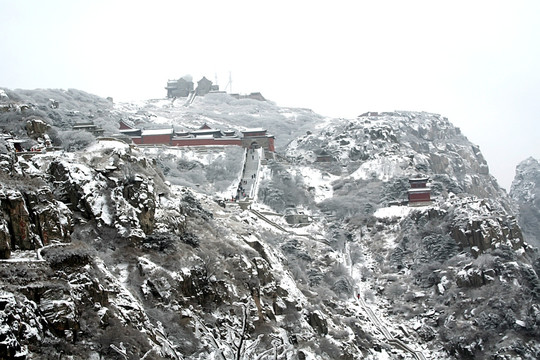 泰山雪景