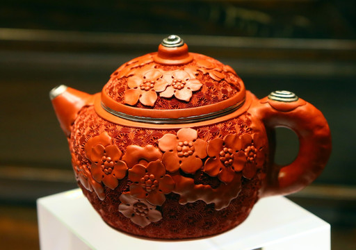 雕漆茶壶